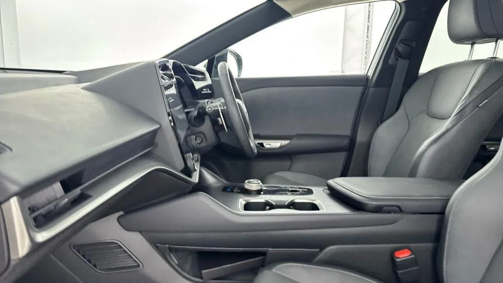 Lexus RZ 450E 230Kw Direct4 Takumi 71 Kwh Silver #23