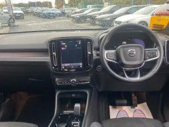 Volvo XC40 2.0 B3p Plus Dark #4