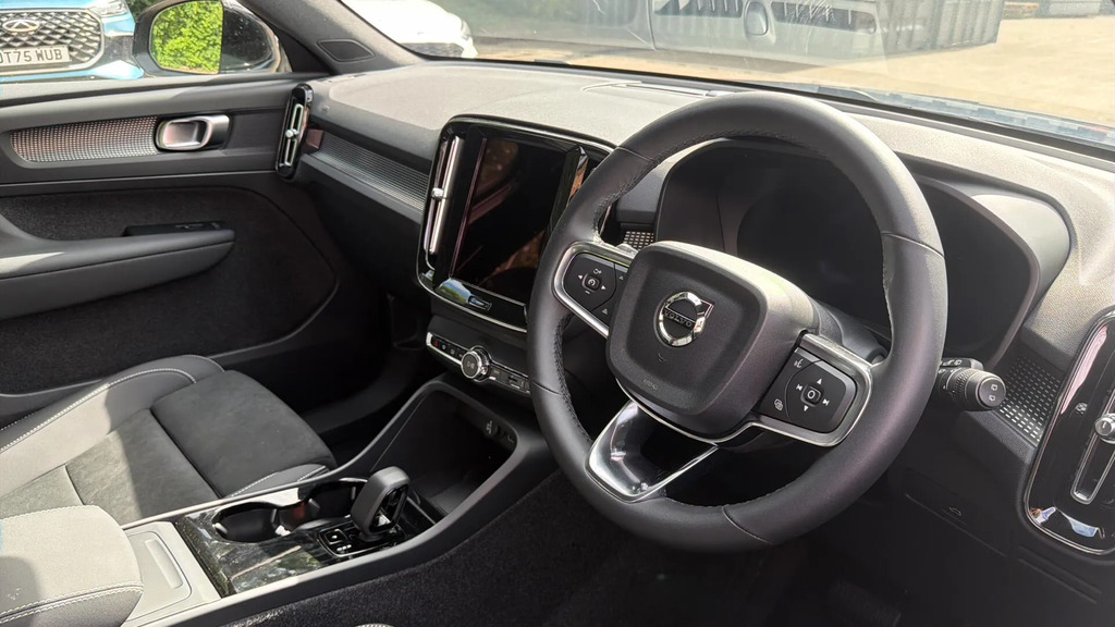 Volvo EX40 Single Motor Extended Range 82Kwh Plus Pro  #4