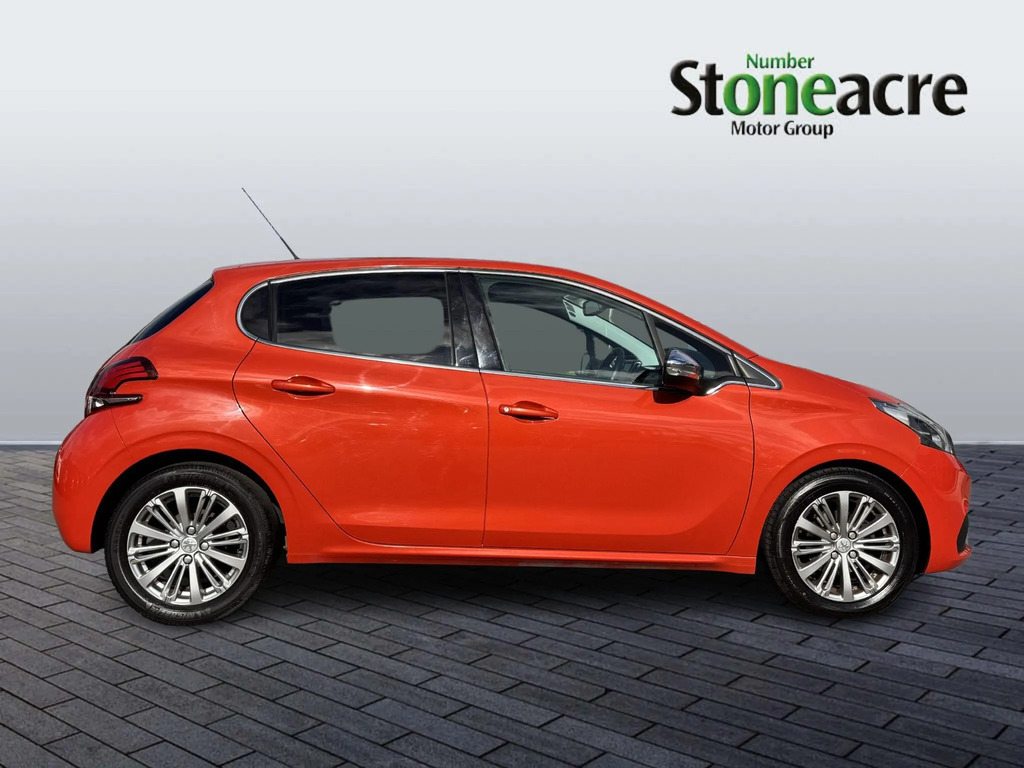 Peugeot 208 1.2 Puretech 110 Allure Eat6 Red #2