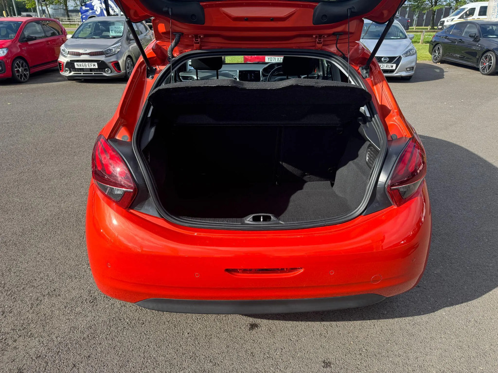 Peugeot 208 1.2 Puretech 110 Allure Eat6 Red #10