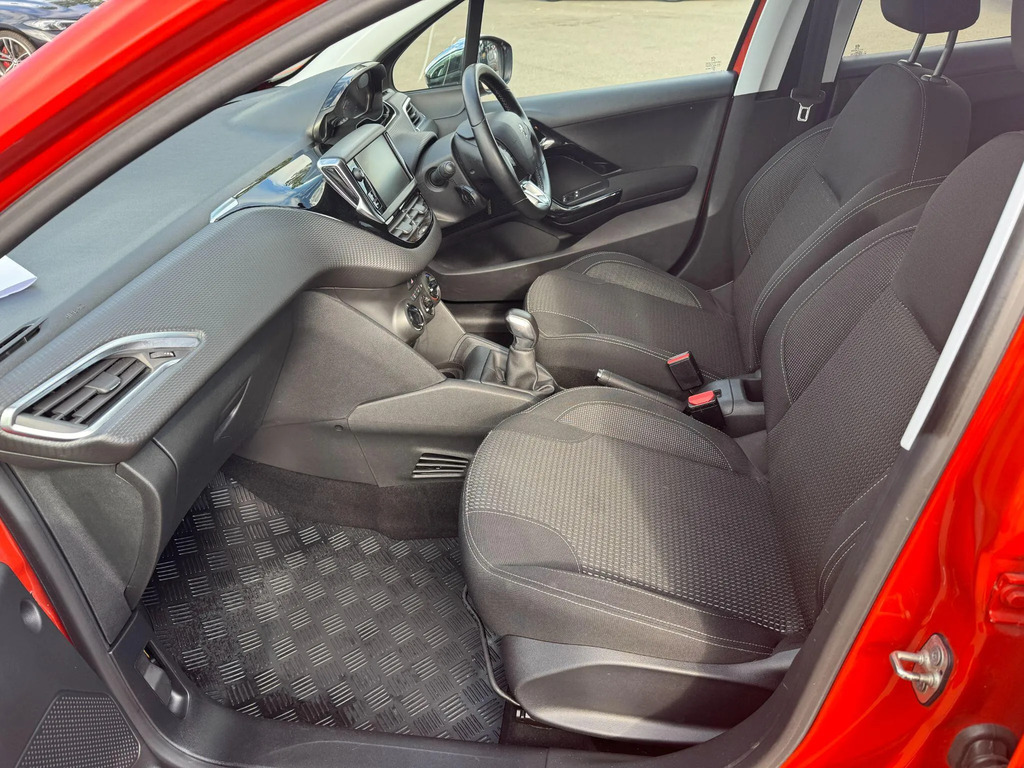 Peugeot 208 1.2 Puretech 110 Allure Eat6 Red #14