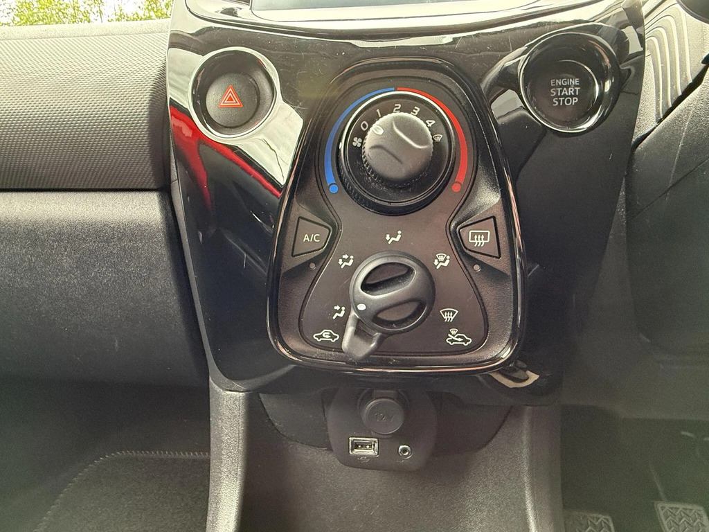 Peugeot 108 1.0 Allure Euro 6 Ss  #30