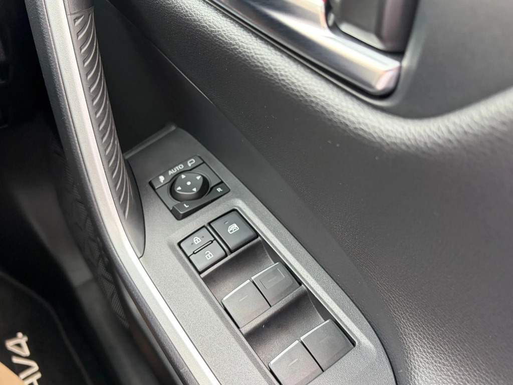 Toyota Rav 4 2.5 Phev Design Cvt Estate White #17