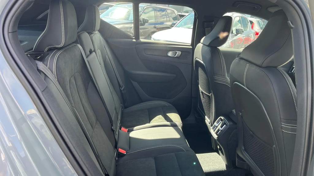 Volvo XC40 2.0 B3p Plus Dark #6