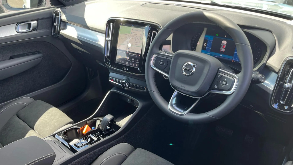 Volvo XC40 2.0 B3p Plus Dark #4