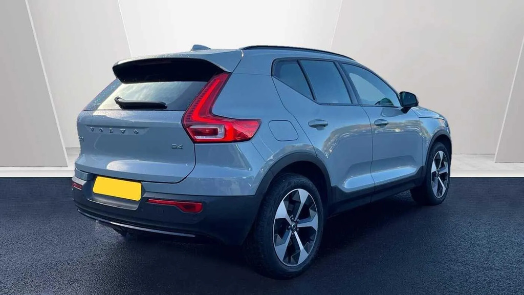 Volvo XC40 2.0 B3p Plus Dark  #2
