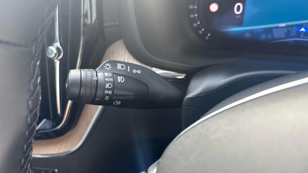 Volvo XC60 Black Edition Ultra, T8 Awd Plug-in Hybrid, Electr Blue #18