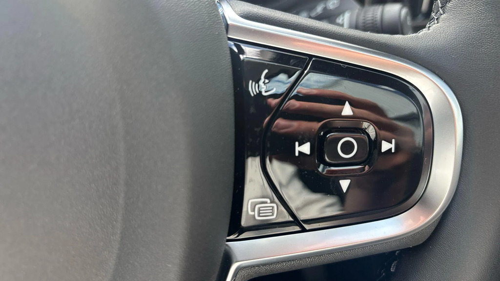 Volvo XC60 Black Edition Ultra, T8 Awd Plug-in Hybrid, Electr Blue #20