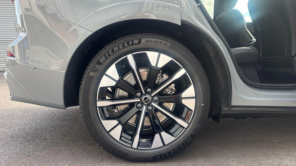 Volvo XC60 Black Edition Ultra, T8 Awd Plug-in Hybrid, Electr Blue #9
