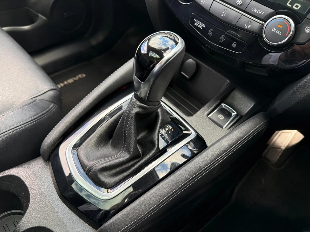 Nissan Qashqai N-connecta Dci Cv White #22