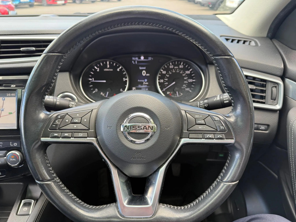 Nissan Qashqai N-connecta Dci Cv White #11