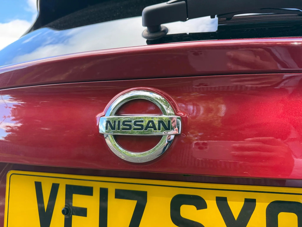 Nissan Qashqai N-connecta Dci Cv White #3