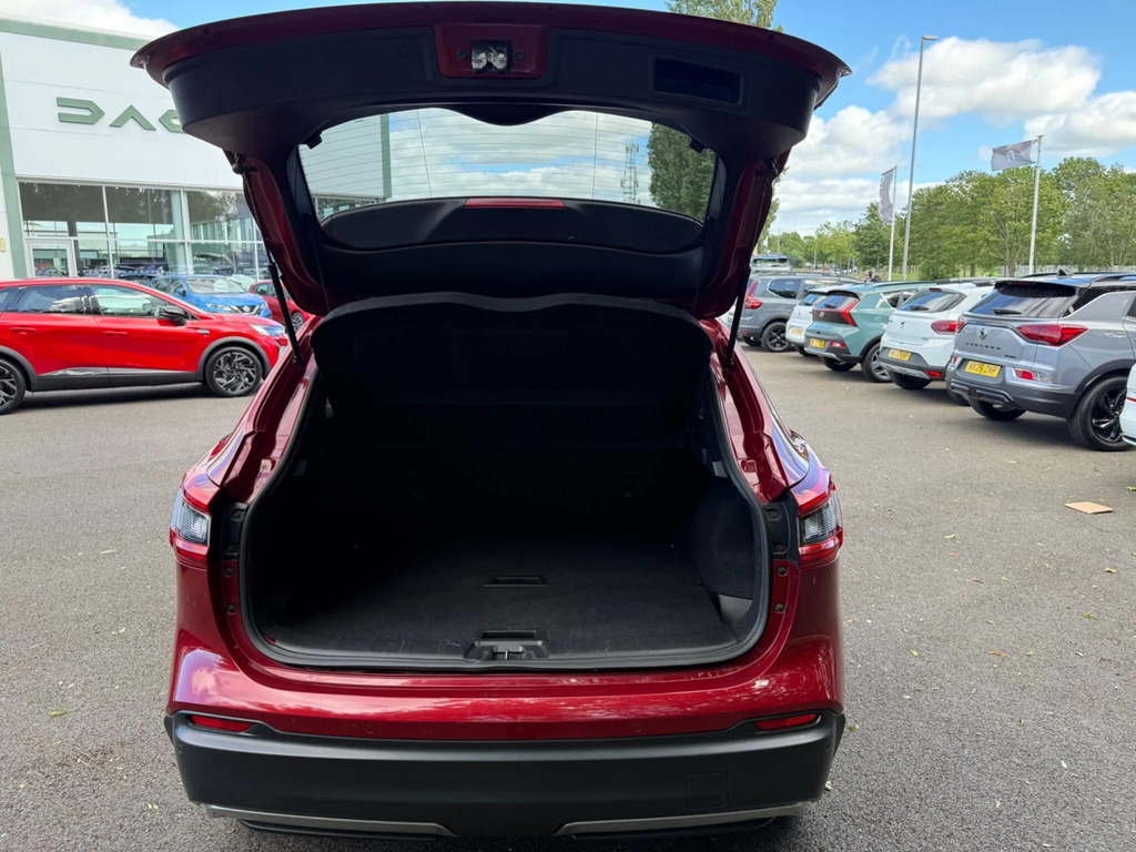 Nissan Qashqai N-connecta Dci Cv White #8