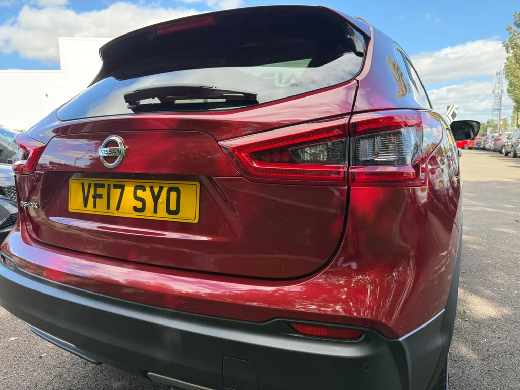 Nissan Qashqai N-connecta Dci Cv White #1