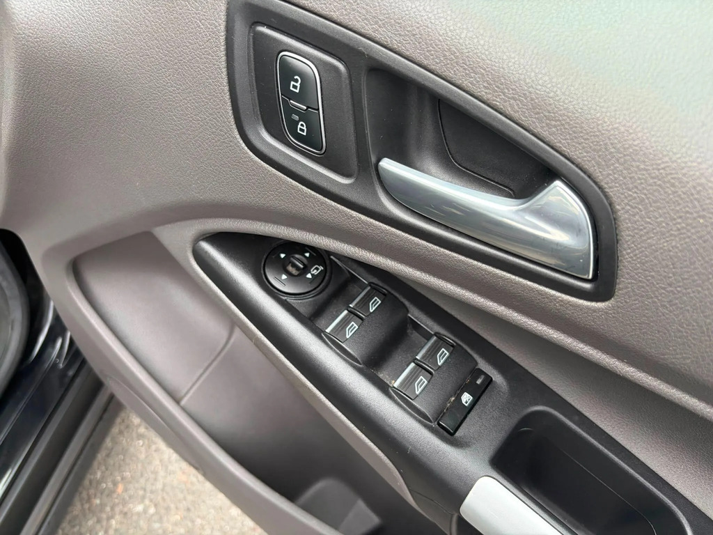 Ford Grand Tourneo Connect 1.5 Ecoblue 120 Active Silver #19