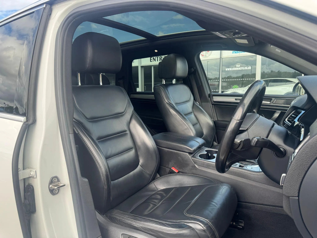 Volkswagen Touareg V6 R-line Tdi Bluemotion Technology White #11