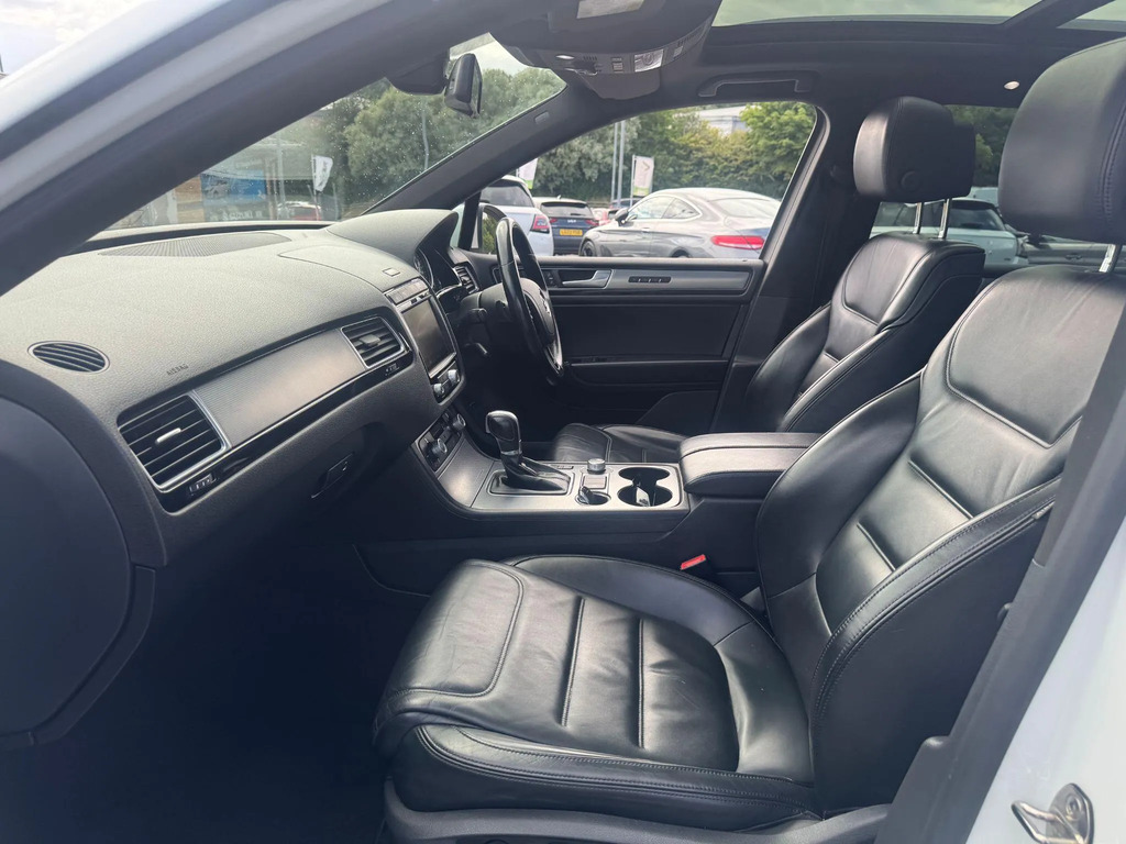Volkswagen Touareg V6 R-line Tdi Bluemotion Technology White #21