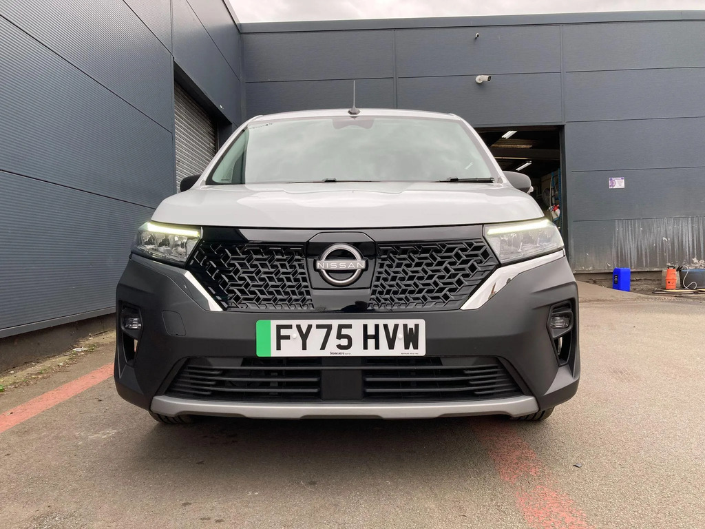Nissan TOWNSTAR Tekna White #15