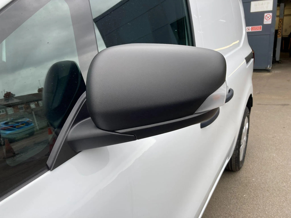 Nissan TOWNSTAR Tekna White #9