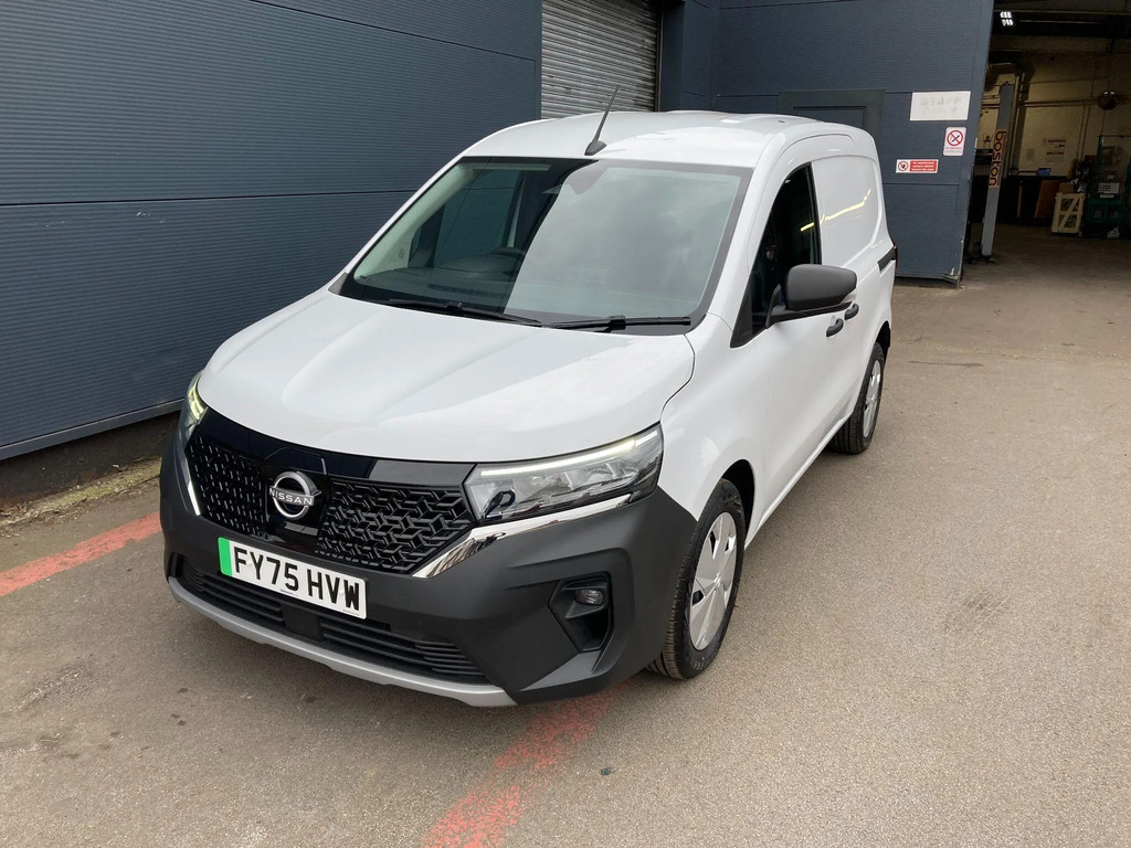 Nissan TOWNSTAR Tekna White #12