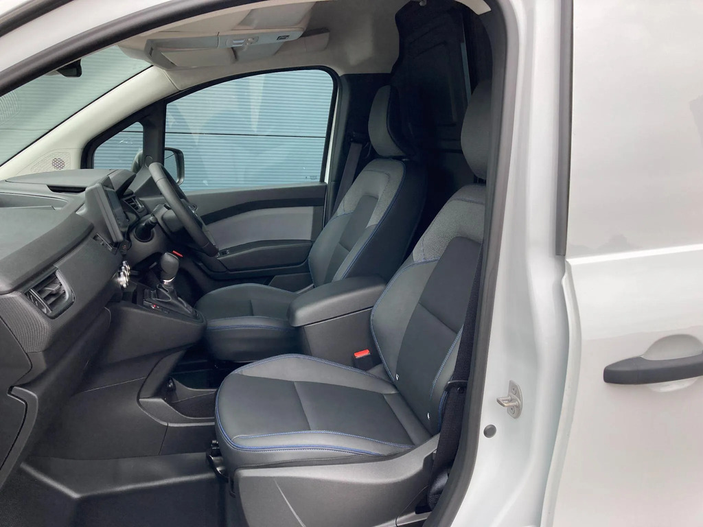 Nissan TOWNSTAR Tekna White #25