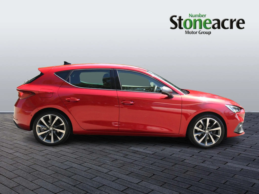 Seat Leon 1.5 Etsi Mhev Fr First Edition Hatchback Petro Red #2