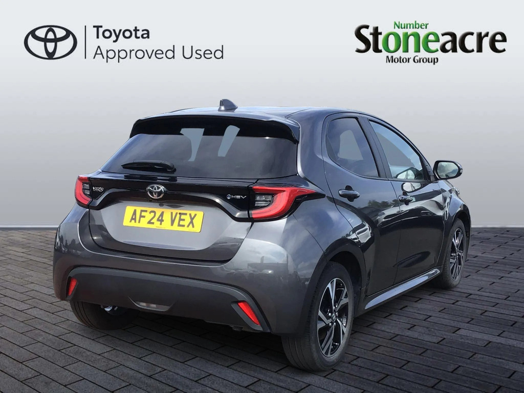 Toyota Yaris 1.5 Hybrid Design Cvt #2
