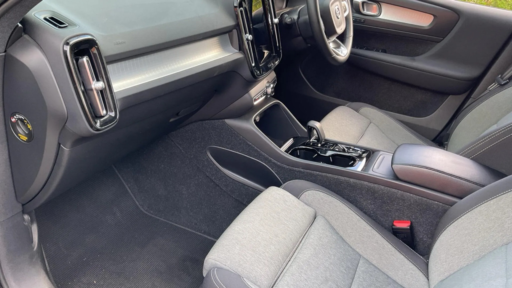 Volvo XC40 1.5H T5 Twin Engine Recharge 10.7Kwh R-design Suv Red #23