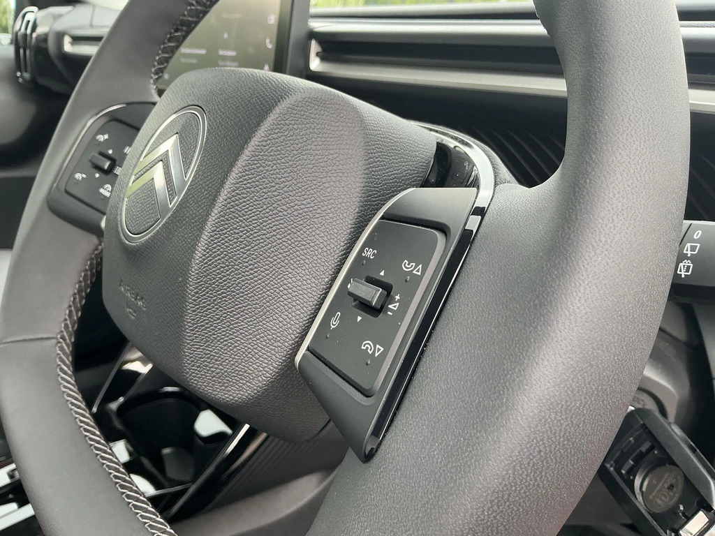 Citroen C3 Aircross 1.2 Hybrid 145 Max E-dcs6 2025 White #17