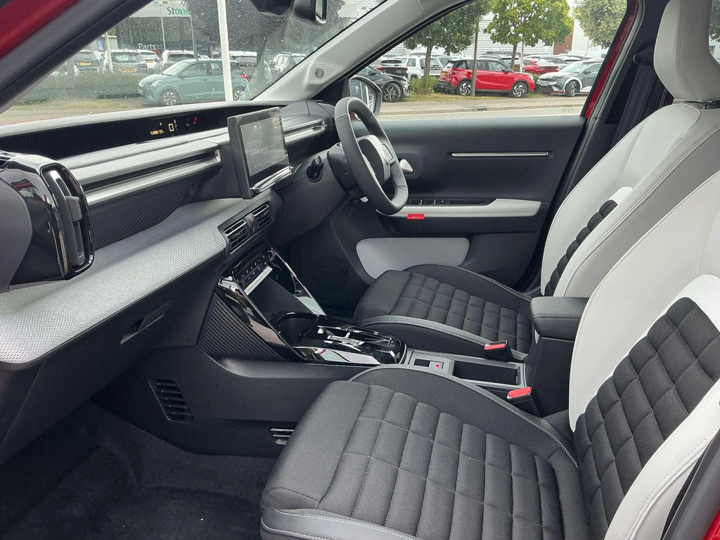 Citroen C3 Aircross 1.2 Hybrid 145 Max E-dcs6 2025 White #18