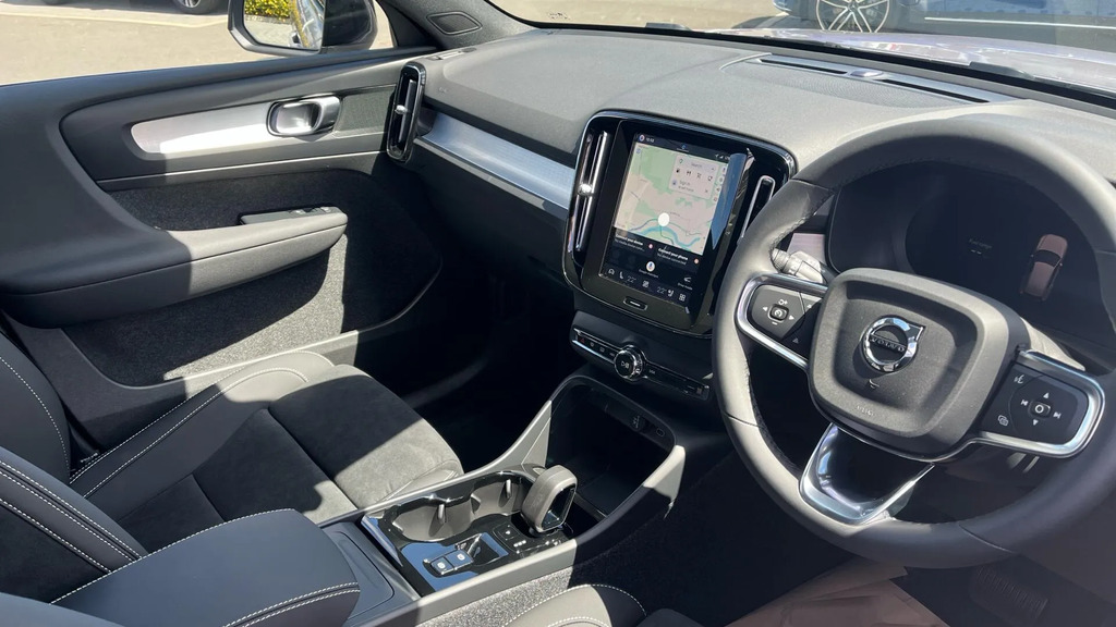Volvo XC40 2.0 B3p Plus Dark  #4