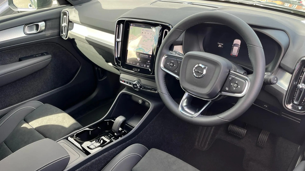 Volvo XC40 2.0 B3p Plus Dark  #4