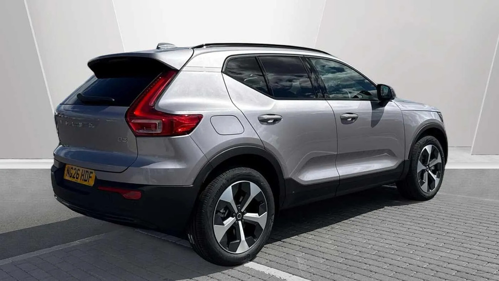 Volvo XC40 2.0 B3p Plus Dark  #2