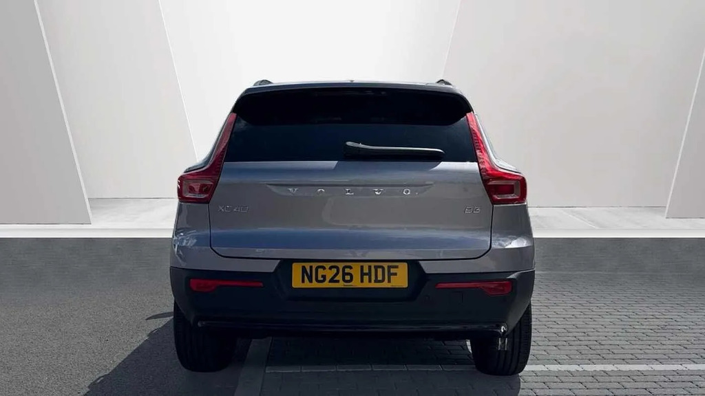 Volvo XC40 2.0 B3p Plus Dark  #6