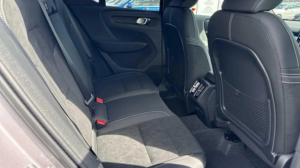 Volvo XC40 2.0 B3p Plus Dark  #5
