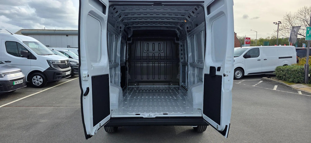 Peugeot Boxer 2.2 Bluehdi 335 Professional Luton With Tail Lift #12