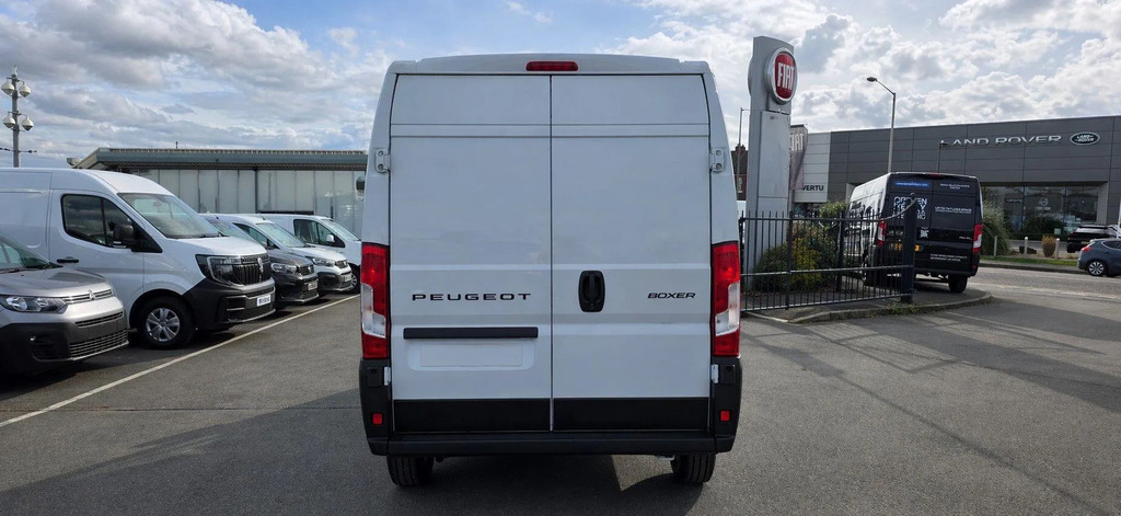 Peugeot Boxer 2.2 Bluehdi 335 Professional Luton With Tail Lift #8