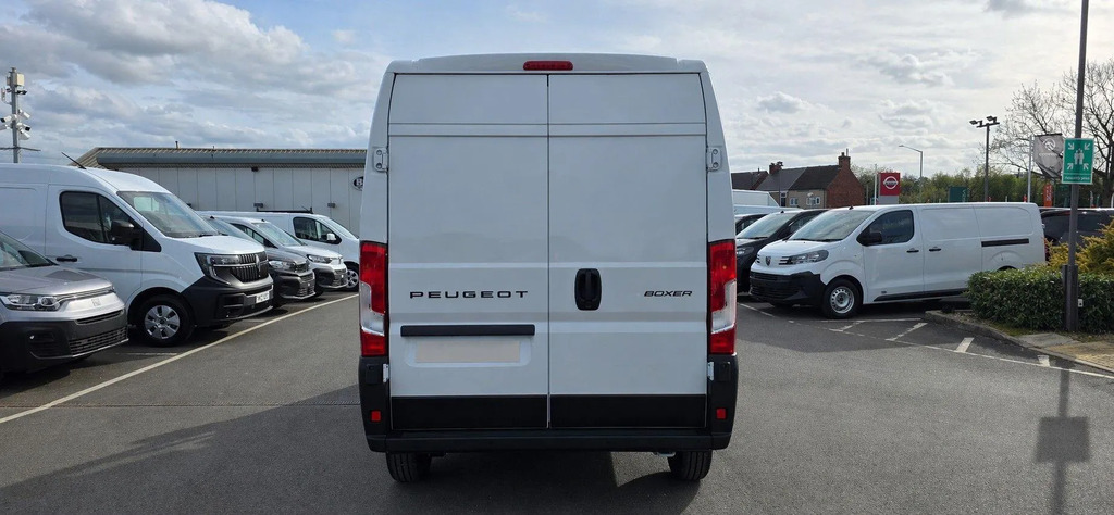 Peugeot Boxer 2.2 Bluehdi 335 Professional Luton With Tail Lift #7