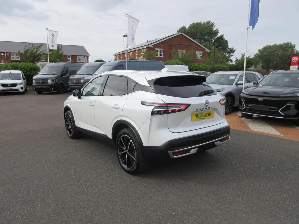 Nissan Qashqai 1.3 Dig-t Mh N-connecta Grey #4