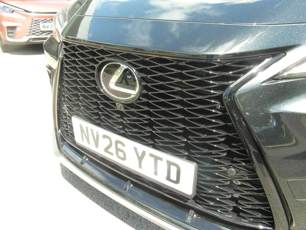 Lexus NX 2.5 450H 18.1Kwh Takumi Suv Plug-in Hy White #37
