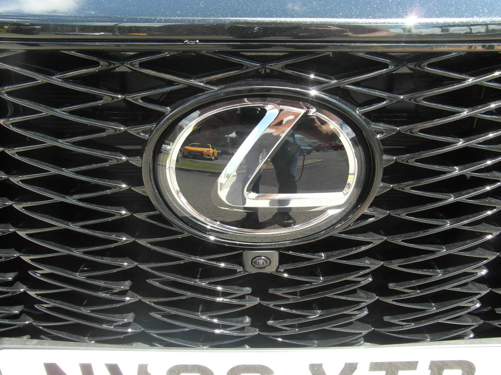 Lexus NX 2.5 450H 18.1Kwh Takumi Suv Plug-in Hy White #38