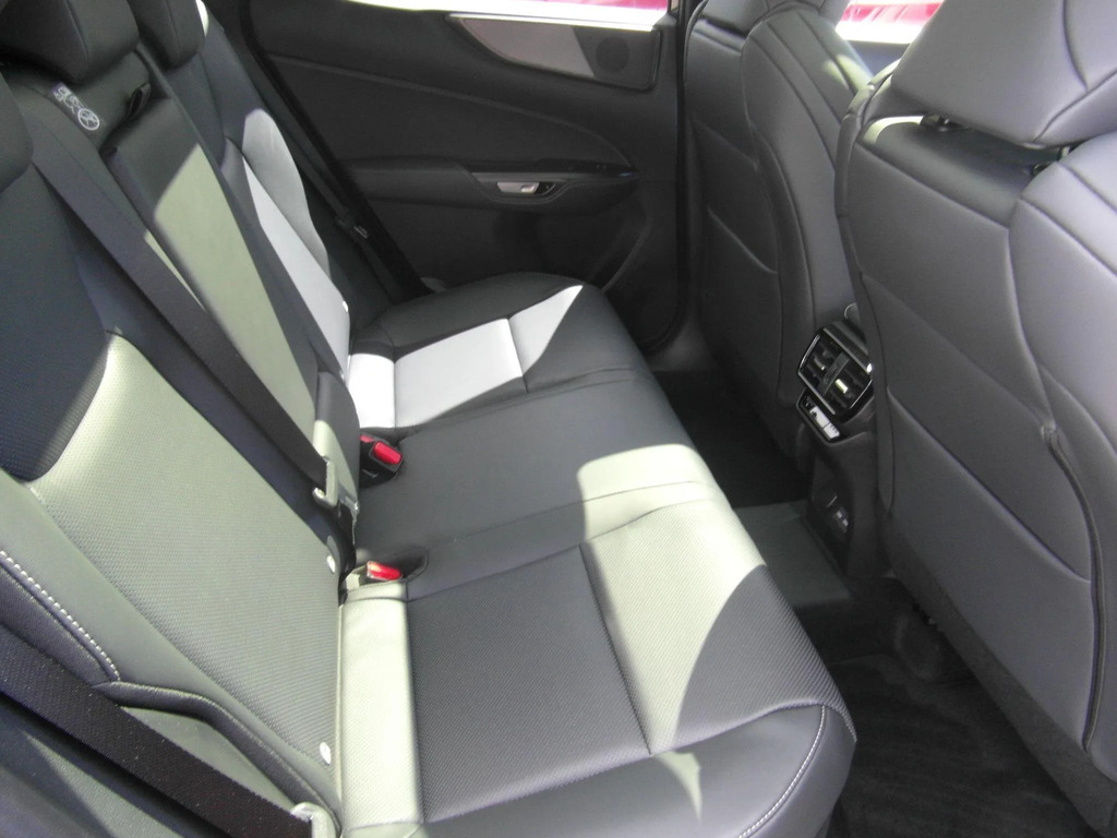 Lexus NX 2.5 450H 18.1Kwh Takumi Suv Plug-in Hy White #12