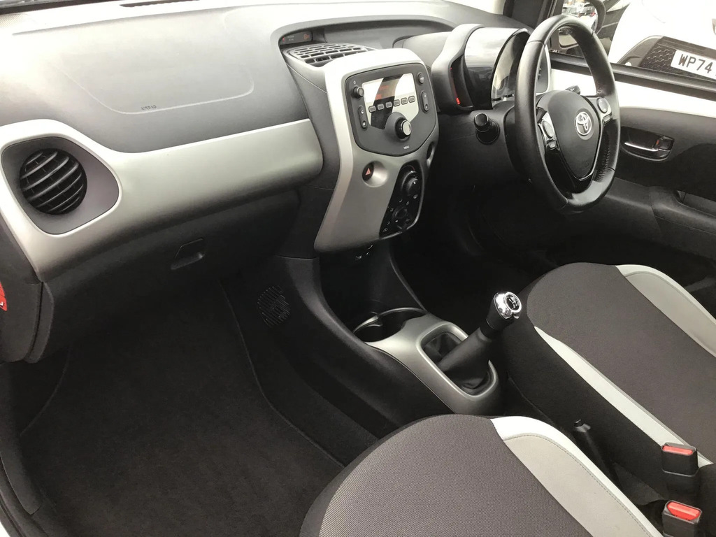 Toyota Aygo 1.0 Vvt-i X-play Hatchback Euro #5