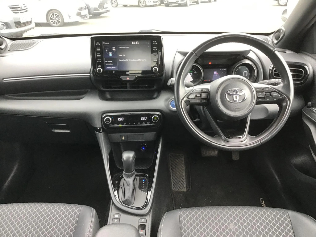 Toyota Yaris 1.5 Hybrid Dynamic Cvt  #6