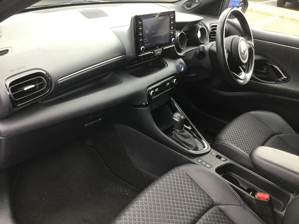 Toyota Yaris 1.5 Hybrid Dynamic Cvt  #5