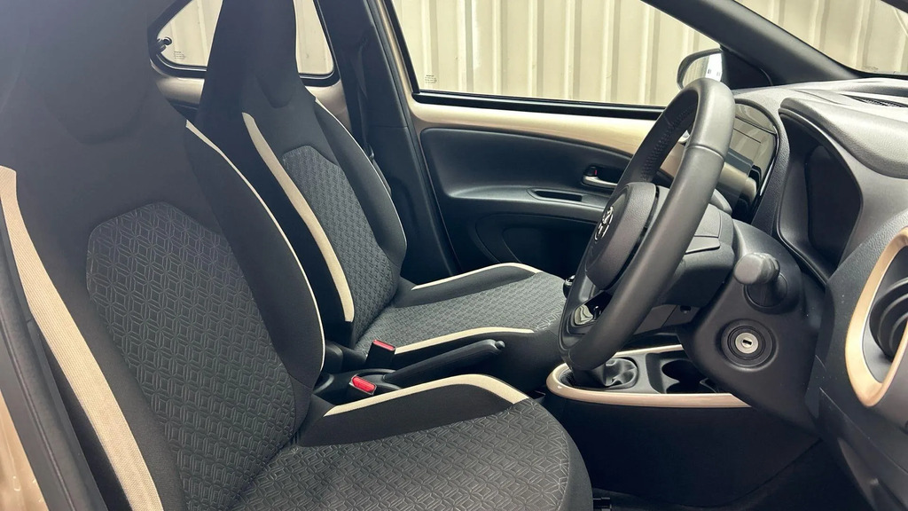 Toyota Aygo X 1.0 Vvt-i Pure Grey #14