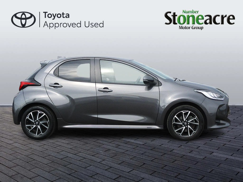 Toyota Yaris 1.5 Hybrid Design Cvt  #2