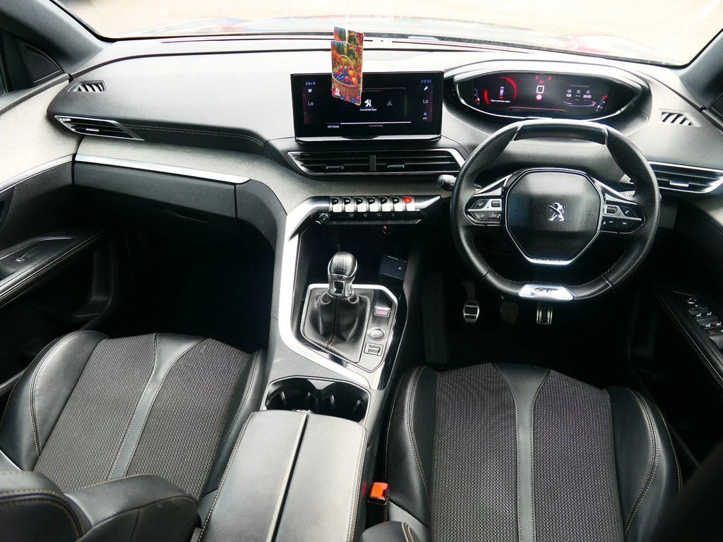Peugeot 5008 1.2 Puretech Allure Premium Eat8 Black #10