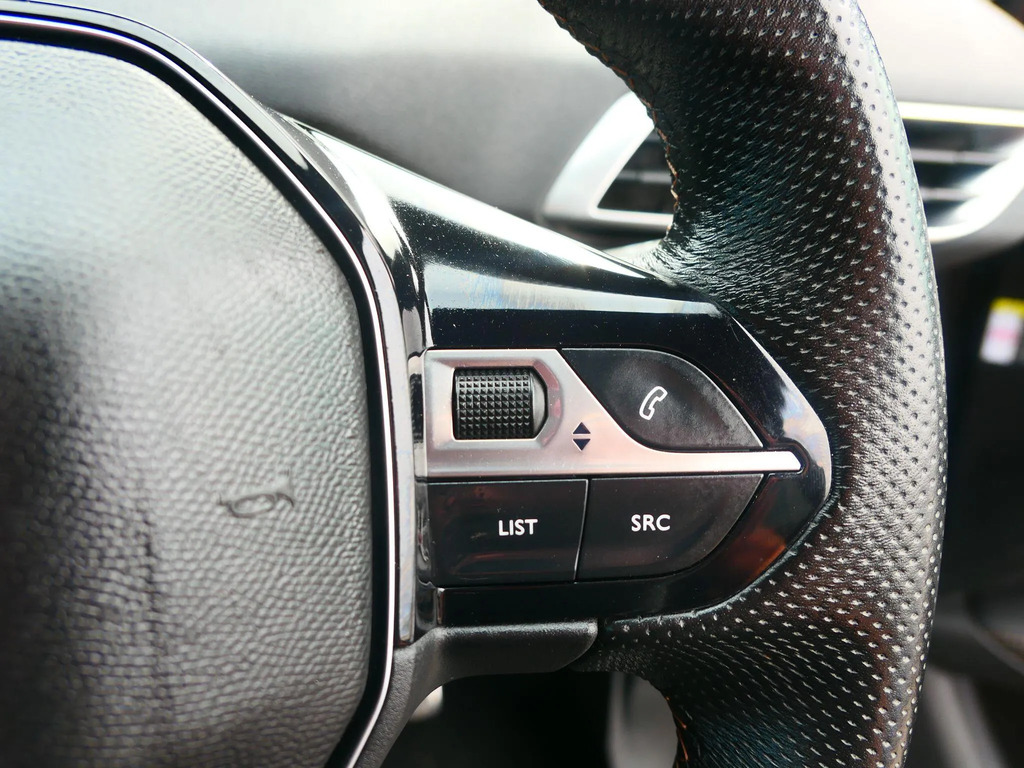 Peugeot 5008 1.2 Puretech Allure Premium Eat8 Black #17